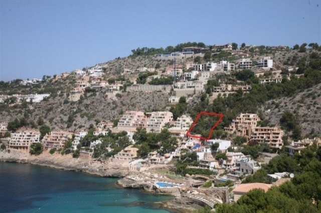 1000m2 plot in Cala Llamp with..