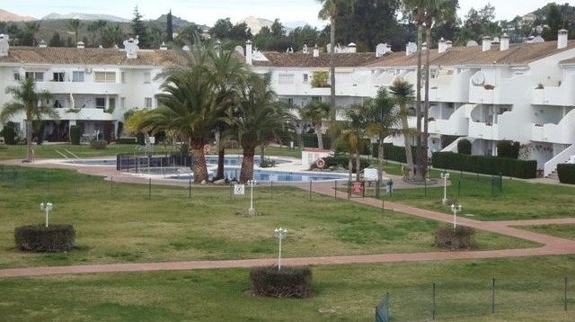 Apartment - Beautiful top floor..