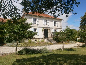 Magnificent Manor House On 25.361m2..