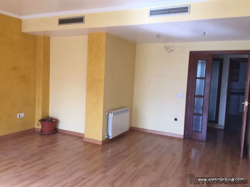 Spacious property for sale a few meters.. - 2