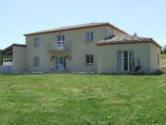 Superb Modern House Composed Of 4 / 5..
