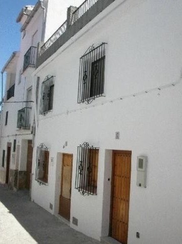 Town House - Newly built townhouse in a..