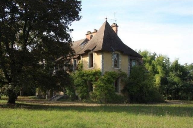 7 bedroom House For Sale: 03290..