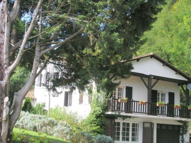 Excellent detached character house in a.. - 2