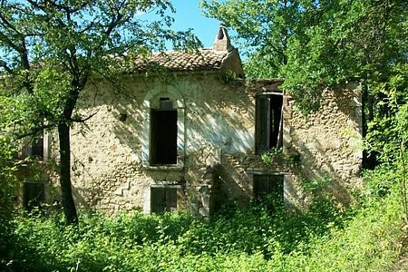Beutiful stone property in a stunning..