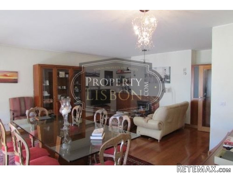 T2 Lisbon Apartment for Sale, Lumiar - 2