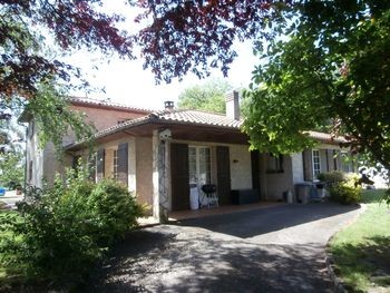 Contemporary House To Update With.. - 2