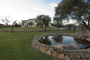 Santa Margarita, stone covered finca.. - 2