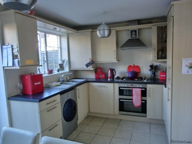 3 bedroom house in Minster On Sea..