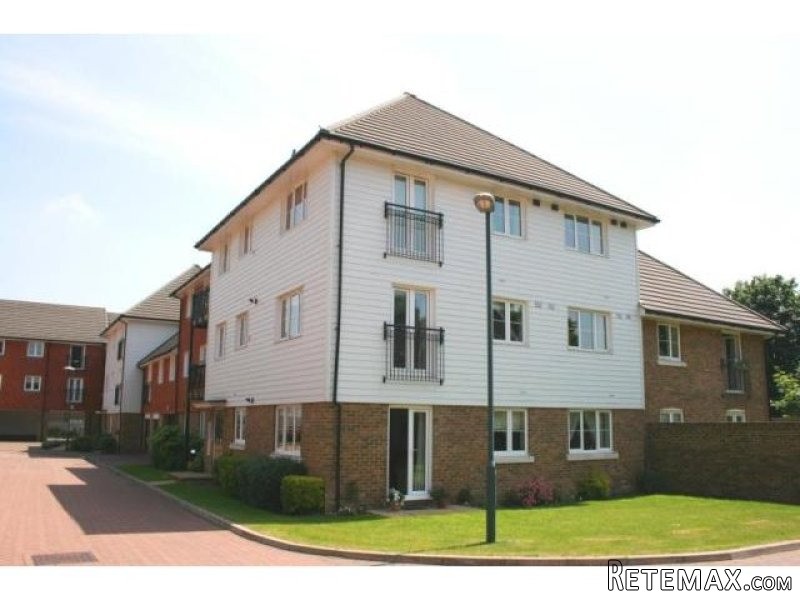 Albion Way, Edenbridge, Kent Tn8