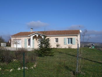 Beautiful Bungalow With Pool And Nice..