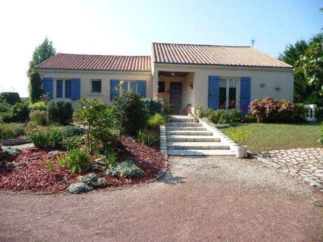 Beautiful 6 Bedroom House and Pool