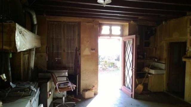 NO NEIGHBOUR, ON 5 HECT. attached, old.. - 2