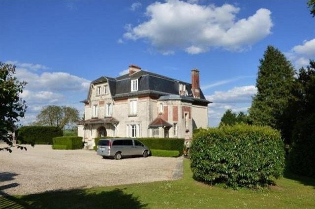 8 bedroom House For Sale: 02200 SOISSONS