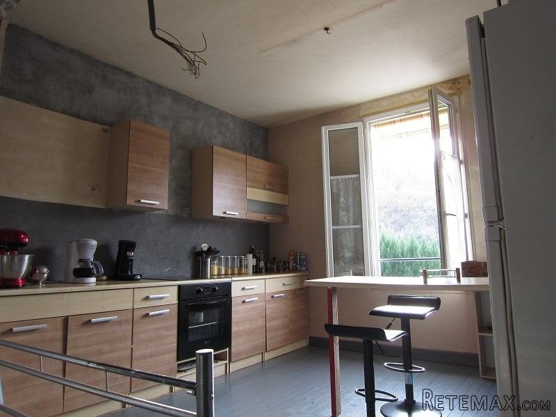Nice Habitable House to Improve - 2