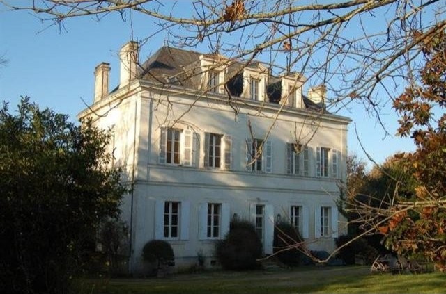 8 bedroom House For Sale: 16390 LIMITE..