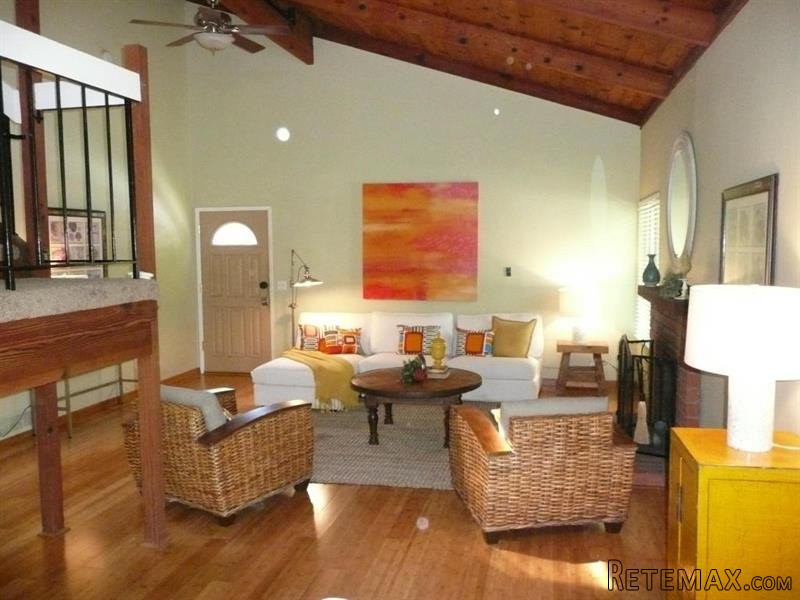 3 bedroom Apartment For Sale: 5052..