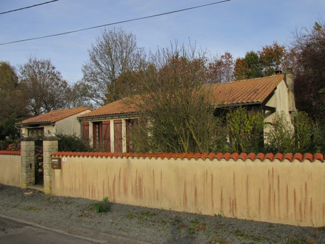 Detached Bungalow With Outbuildings