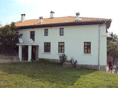 Guest House for sale, 14 km from Veliko..