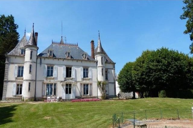 10 bedroom Castle For Sale: 87 LIMOGES - 2