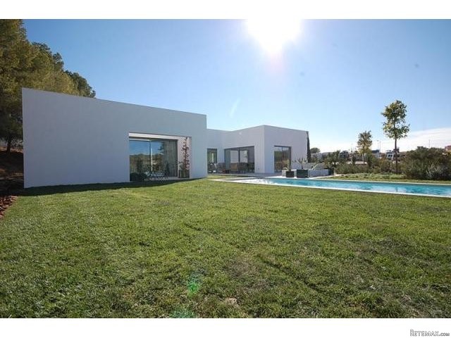 3 bedroom Villa For Sale: Villa Mirlo..