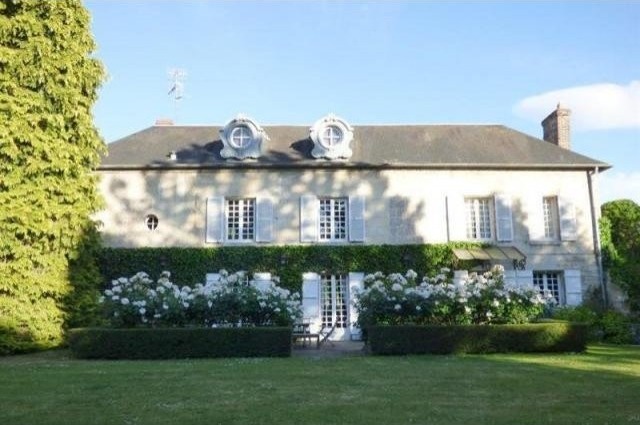 6 bedroom Character For Sale: 60200..