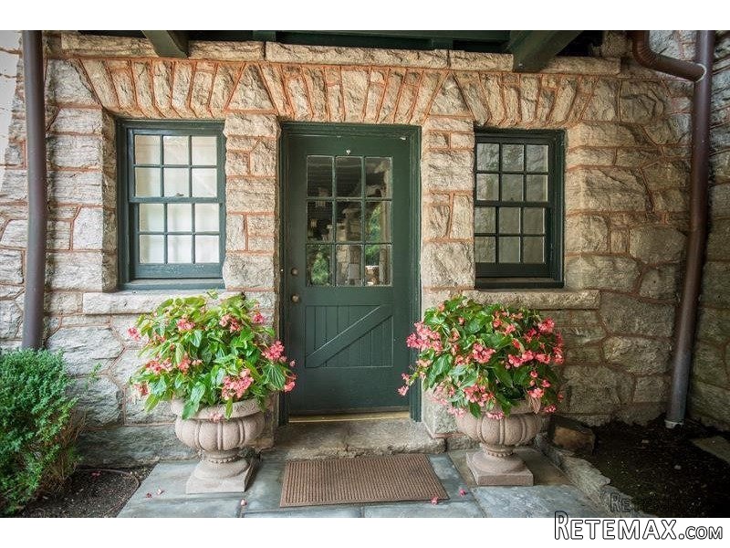 5 bedroom House For Sale: 2 Conyers.. - 2