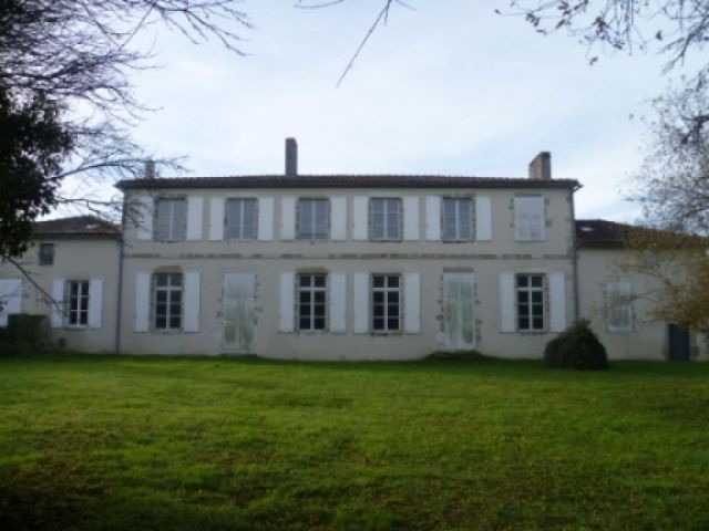 V4482al Impressive Manor House with..