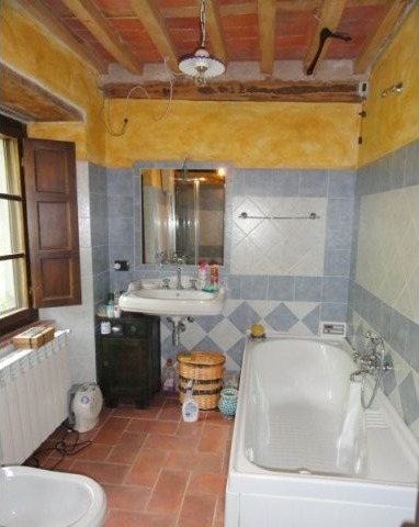 Village/town House - For Sale - Bagni..