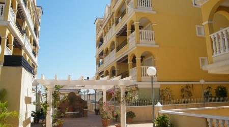 Resale · Apartment · Spain · Costa Bl..