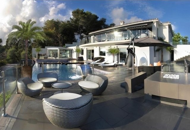 Villa - This beautifully designed villa..