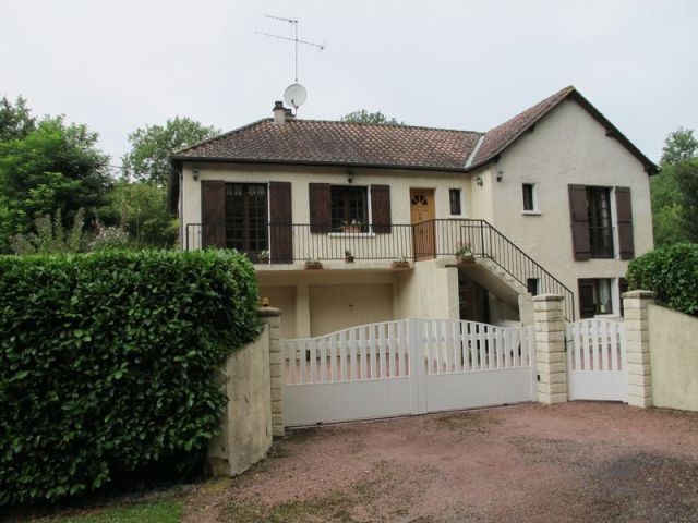Very Well-Maintained 3 Bedroom.. - 2
