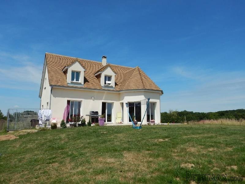 Traditional Detached House For Sale