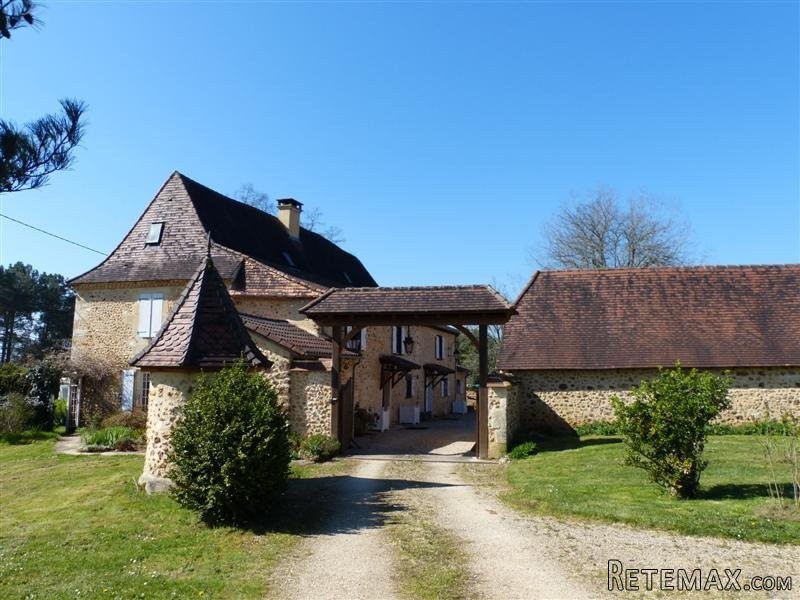 Beautiful Stone House With 14 Hectares..