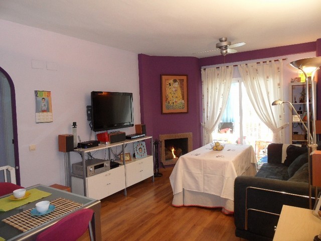 2 Bed Apartment for sale in Calahonda - 2