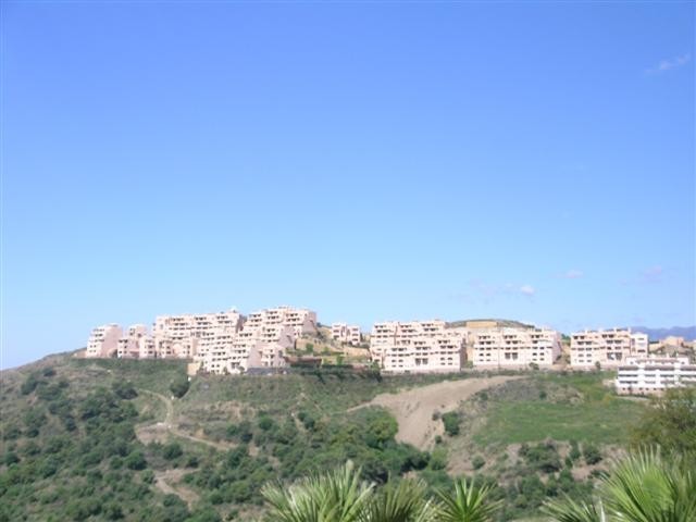 2 Bed Apartment for sale in Calahonda