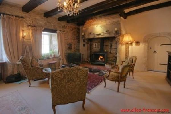 Verteillac (24) - 3 bed village house..