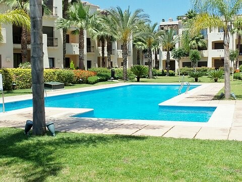 * Large Ground Floor 3 Bed Apartment