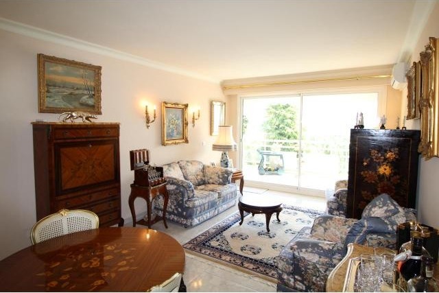 A great one bed with a lovely balcony