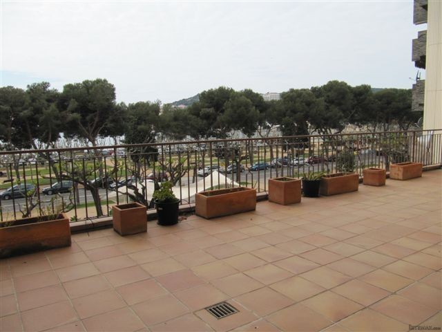 3 Bedrooms - Apartment - Girona - For..
