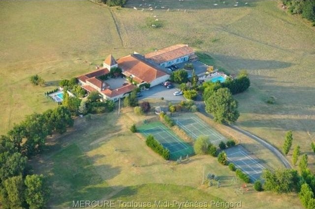 23 bedroom Character For Sale: 47300..