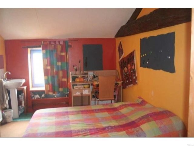 5 Bed House on Nice Plot - 2