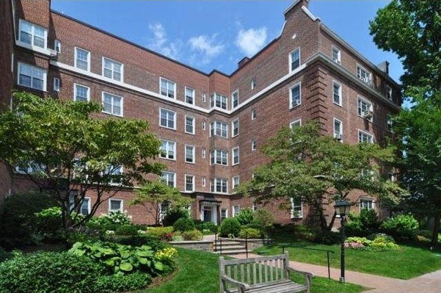 2 bedroom Co-op For Sale: Bronxville..