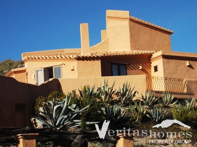 Ref: 1553 - Villa for Sale in Cortijo.. - 2