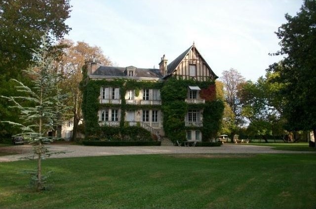 6 bedroom Manor House For Sale: 17170 A..