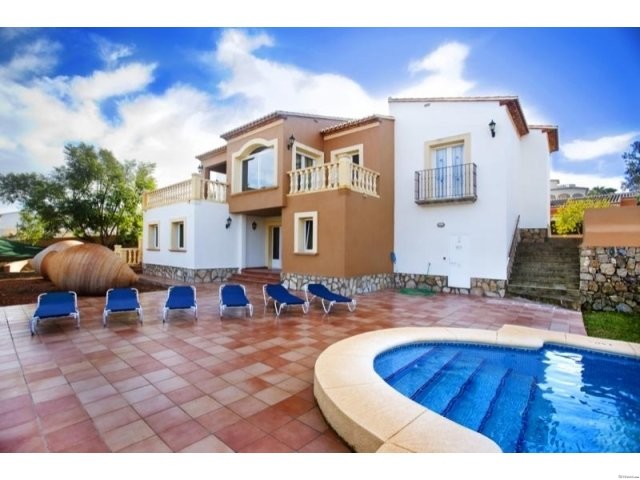 3 Bedrooms - Villa - Alicante - For Sale