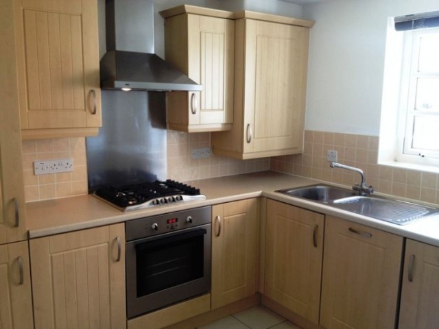 2 Bed Flat/Apartment To Let in.. - 2