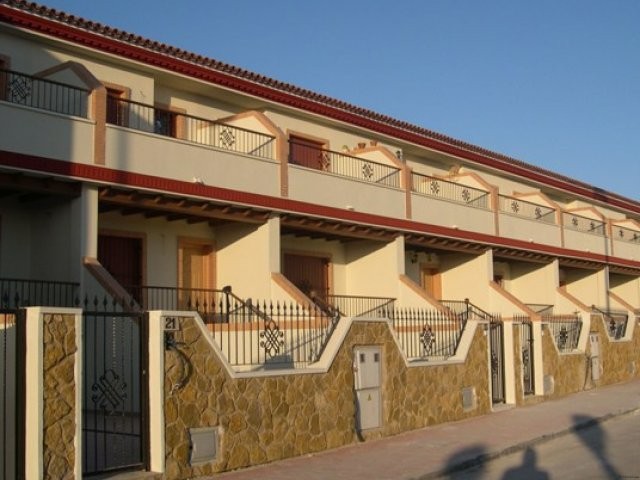 Key ready townhouses in Aviles
