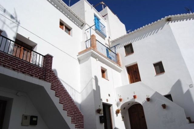 Town House for Sale in Salares 85.000..