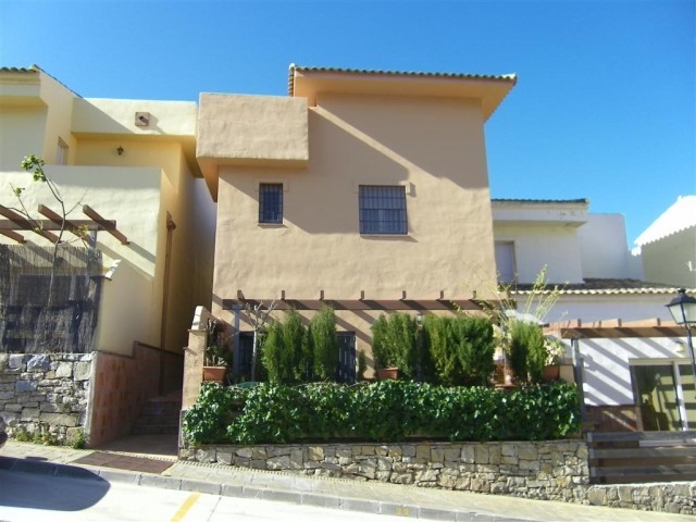 Town House - Fabulous 3 storey..